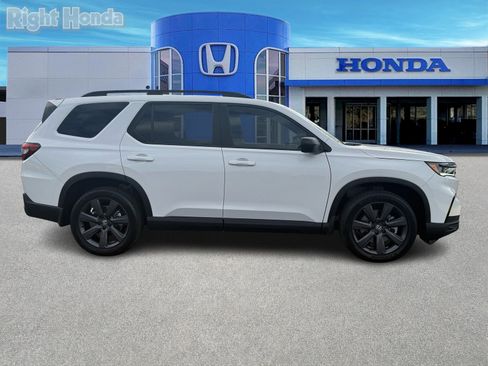 Certified 2023 Honda Pilot Sport image 8