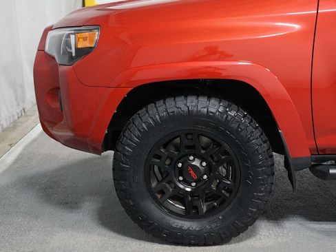 Certified 2024 Toyota 4Runner SR5 Premium w/ Moonroof Package AWD/4WD image 5