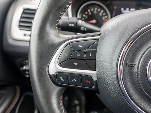 Used 2019 Jeep Compass Latitude AWD/4WD image 21