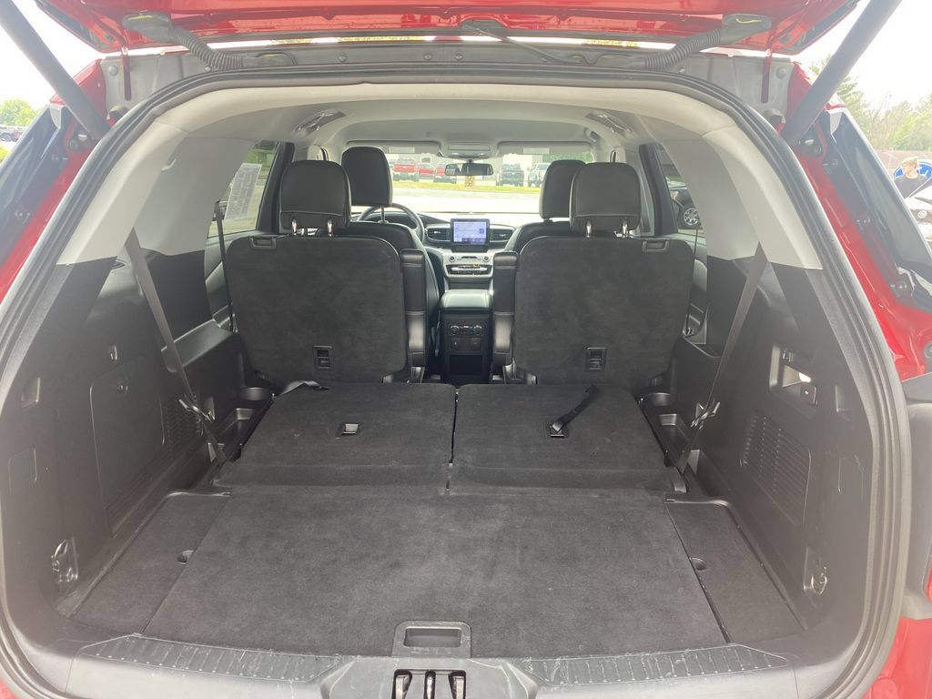Used 2021 Ford Explorer XLT w/ Equipment Group 202A AWD/4WD image 10