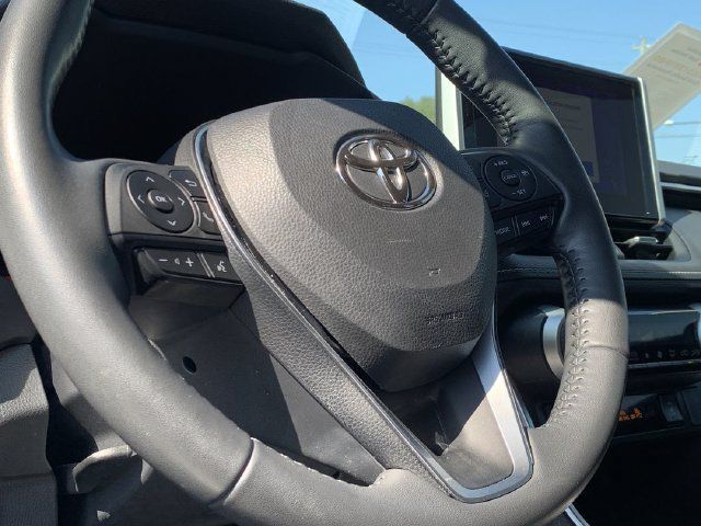 Used 2023 Toyota RAV4 XLE Premium AWD/4WD image 19