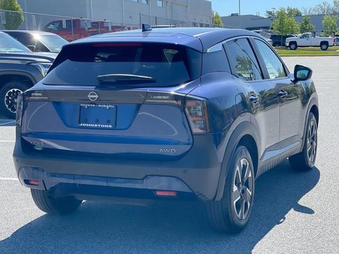 Used 2025 Nissan Kicks SV AWD/4WD image 15