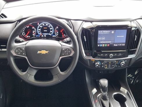 Used 2022 Chevrolet Traverse Premier FWD image 28