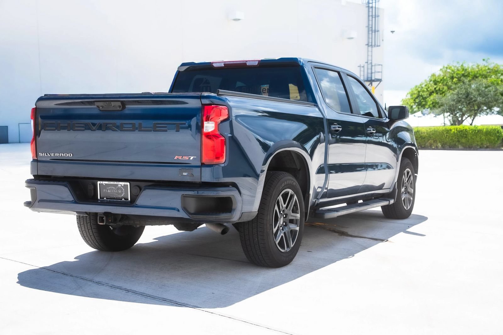 Used 2023 Chevrolet Silverado 1500 RST RWD image 7
