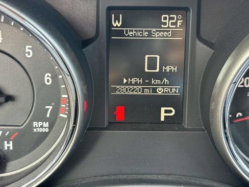 Used 2012 Jeep Grand Cherokee Overland w/ Trailer Tow Group RWD image 27