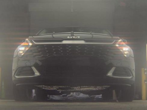 Used 2024 Kia Sportage LX image 2