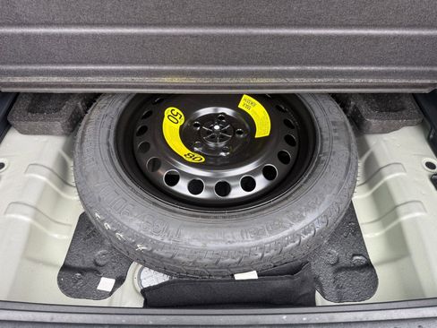 Used 2025 Kia Sportage LX image 18