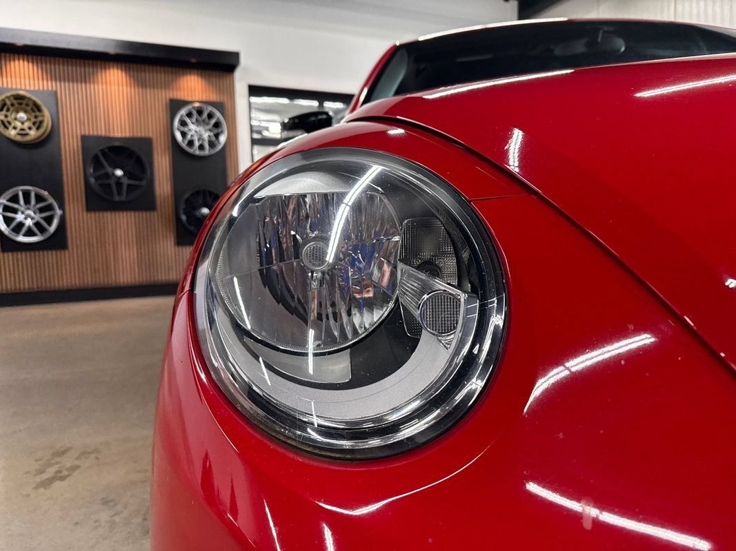 Used 2012 Volkswagen Beetle 2.0T FWD image 17