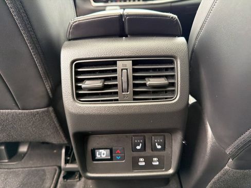 Used 2024 Nissan Rogue Platinum w/ Platinum Premium Package FWD image 28
