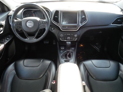 Used 2019 Jeep Cherokee Trailhawk w/ Cold Weather Group image 12