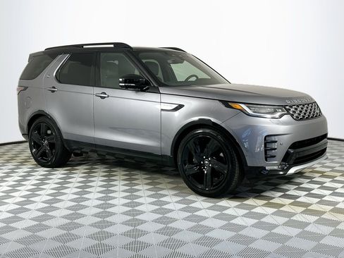 Used 2026 Land Rover Discovery Limited Edition image 3