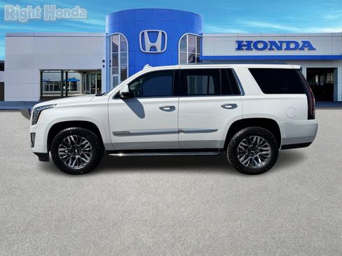 Used 2019 Cadillac Escalade Luxury image 3