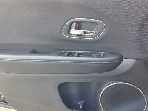 Used 2019 Honda HR-V EX image 32