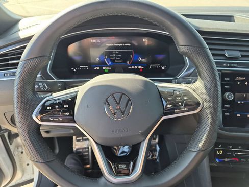 Used 2024 Volkswagen Tiguan SE R-Line AWD/4WD image 16