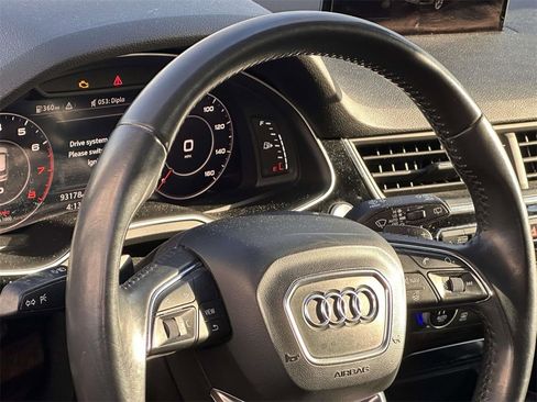 Used 2018 Audi Q7 3.0T Premium Plus w/ Premium Plus Package image 17