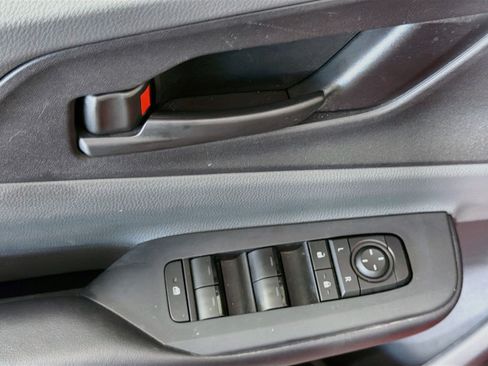Used 2025 Toyota Prius LE FWD image 15