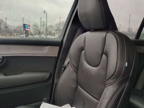 New 2026 Volvo XC90 B6 Ultra w/ Protection Package image 24