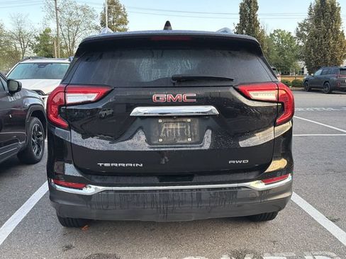 Used 2024 GMC Terrain SLT AWD/4WD image 5