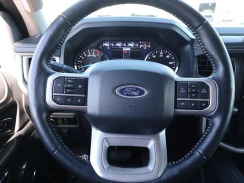 Used 2024 Ford Expedition XLT image 13