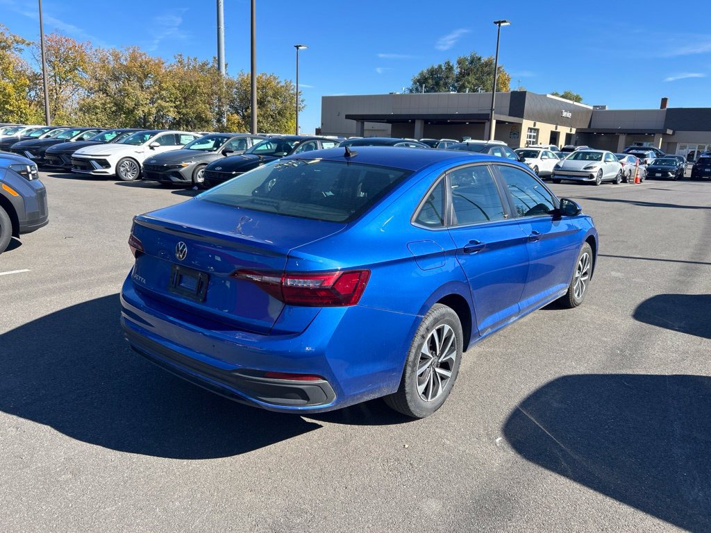 Used 2022 Volkswagen Jetta S FWD image 3