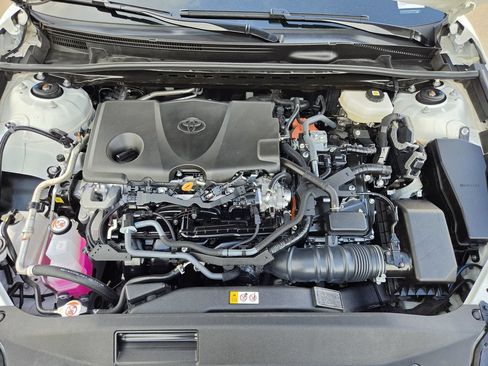 Used 2025 Toyota Camry SE w/ Convenience Package FWD image 30