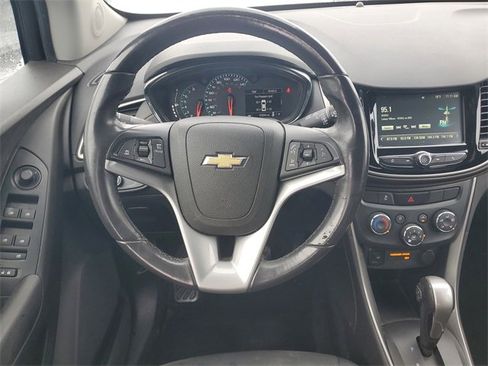 Certified 2017 Chevrolet Trax LT w/ LT Convenience Package image 12