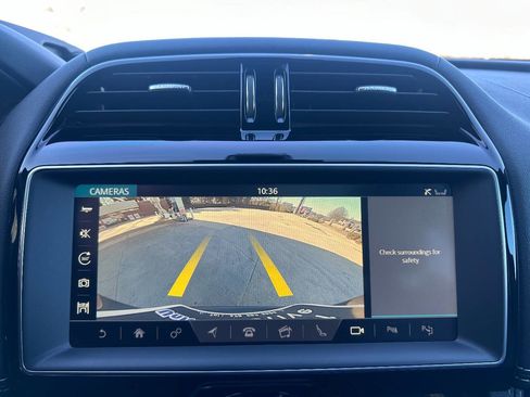 Used 2017 Jaguar F-PACE S image 29