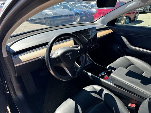 Used 2018 Tesla Model 3 Long Range image 2
