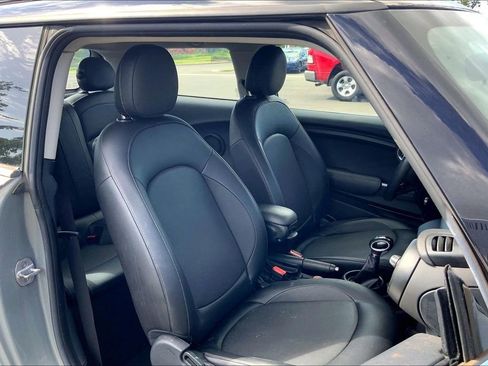Used 2018 MINI Cooper 2-Door Hardtop image 7