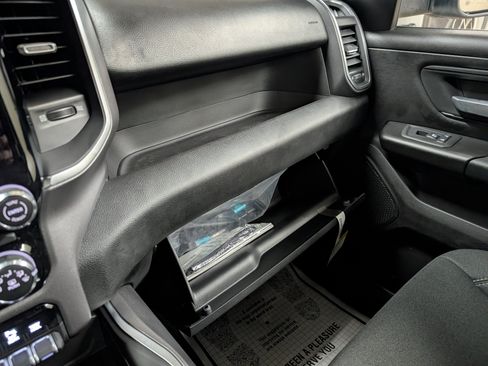 New 2026 RAM 1500 Express AWD/4WD image 15