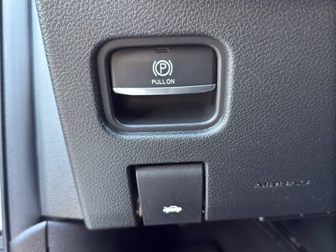 Used 2025 Jeep Grand Cherokee Altitude AWD/4WD image 13