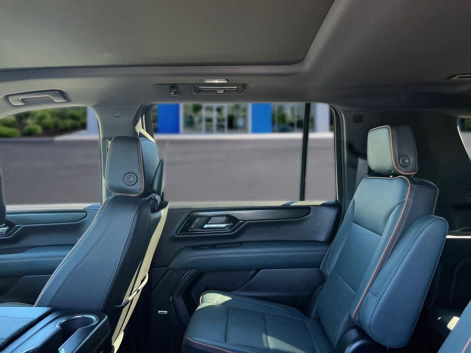 Used 2025 GMC Yukon XL AT4 w/ AT4 Premium Plus Package AWD/4WD image 26