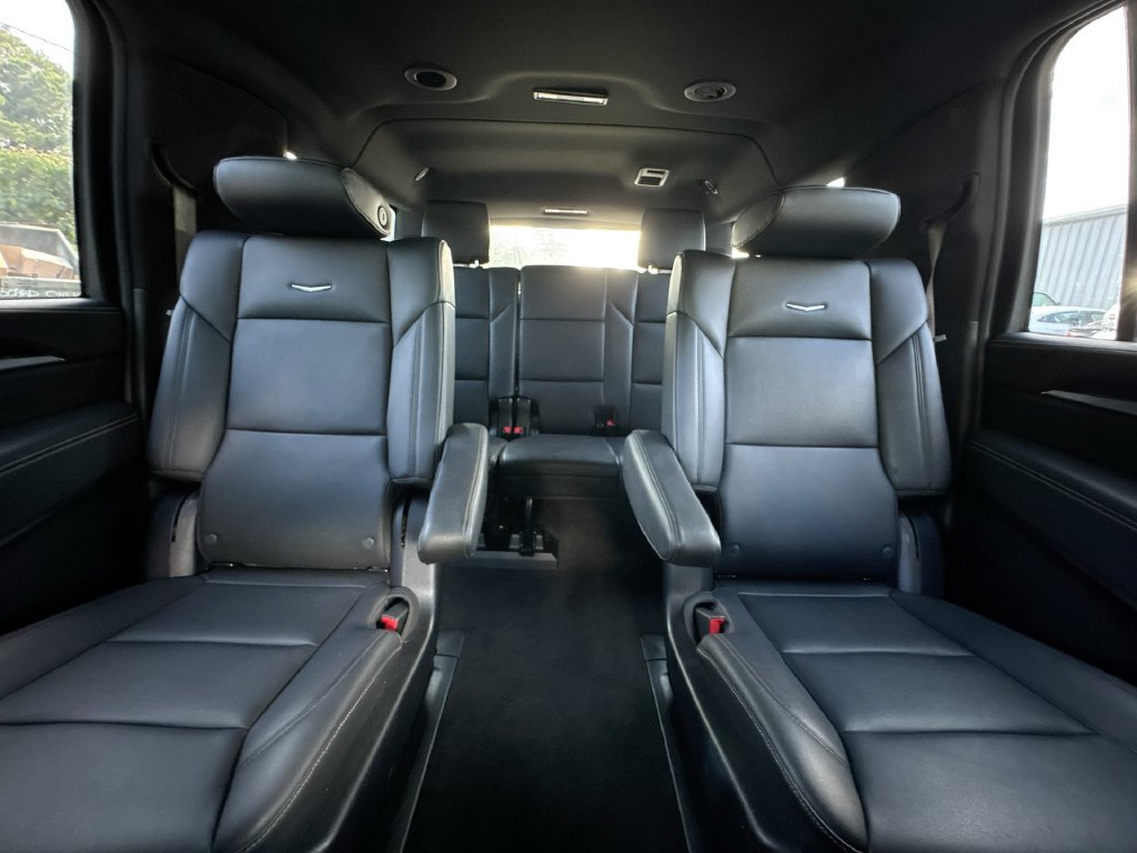 Used 2025 Cadillac Escalade ESV Luxury RWD image 34