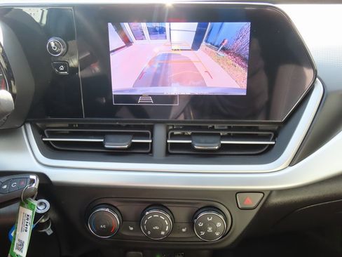 Certified 2024 Chevrolet Trax RS w/ Driver Confidence Package image 24