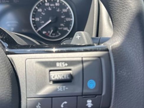 Used 2023 Nissan Rogue SV AWD/4WD image 26