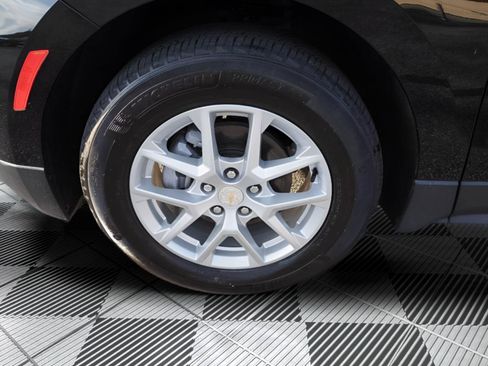 Used 2023 Chevrolet Equinox LT FWD image 34