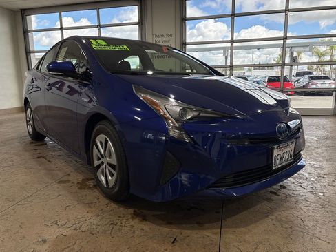 Certified 2018 Toyota Prius Two w/ Prius Two Safety Plus Package image 4