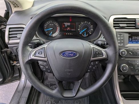 Certified 2017 Ford Fusion SE image 9