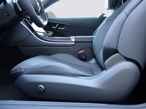 Certified 2025 Mercedes-Benz CLE 300 4MATIC Coupe image 37