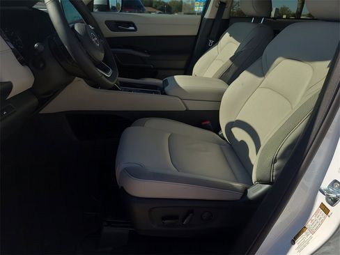 New 2025 Nissan Pathfinder SL w/ Cargo Package image 14