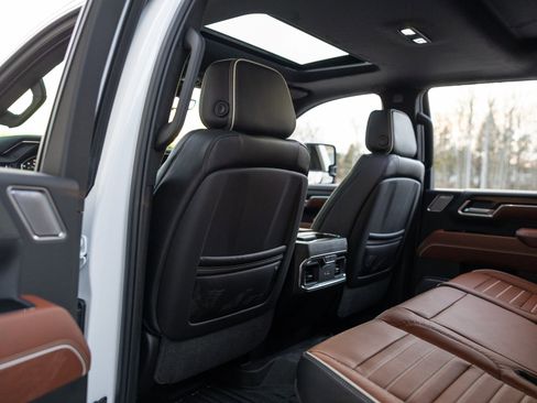 Used 2026 GMC Sierra 3500 Denali Ultimate image 38