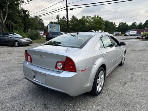 Used 2010 Chevrolet Malibu LS FWD image 5
