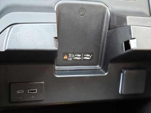 Used 2025 GMC Sierra 2500 Denali w/ Denali Reserve Package image 24