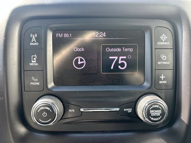 Used 2018 Jeep Compass Latitude FWD image 27