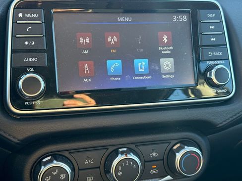 Used 2024 Nissan Versa S w/ S Plus Package image 17