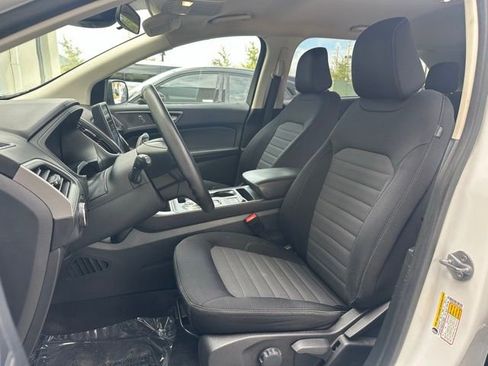 Certified 2023 Ford Edge SE image 12