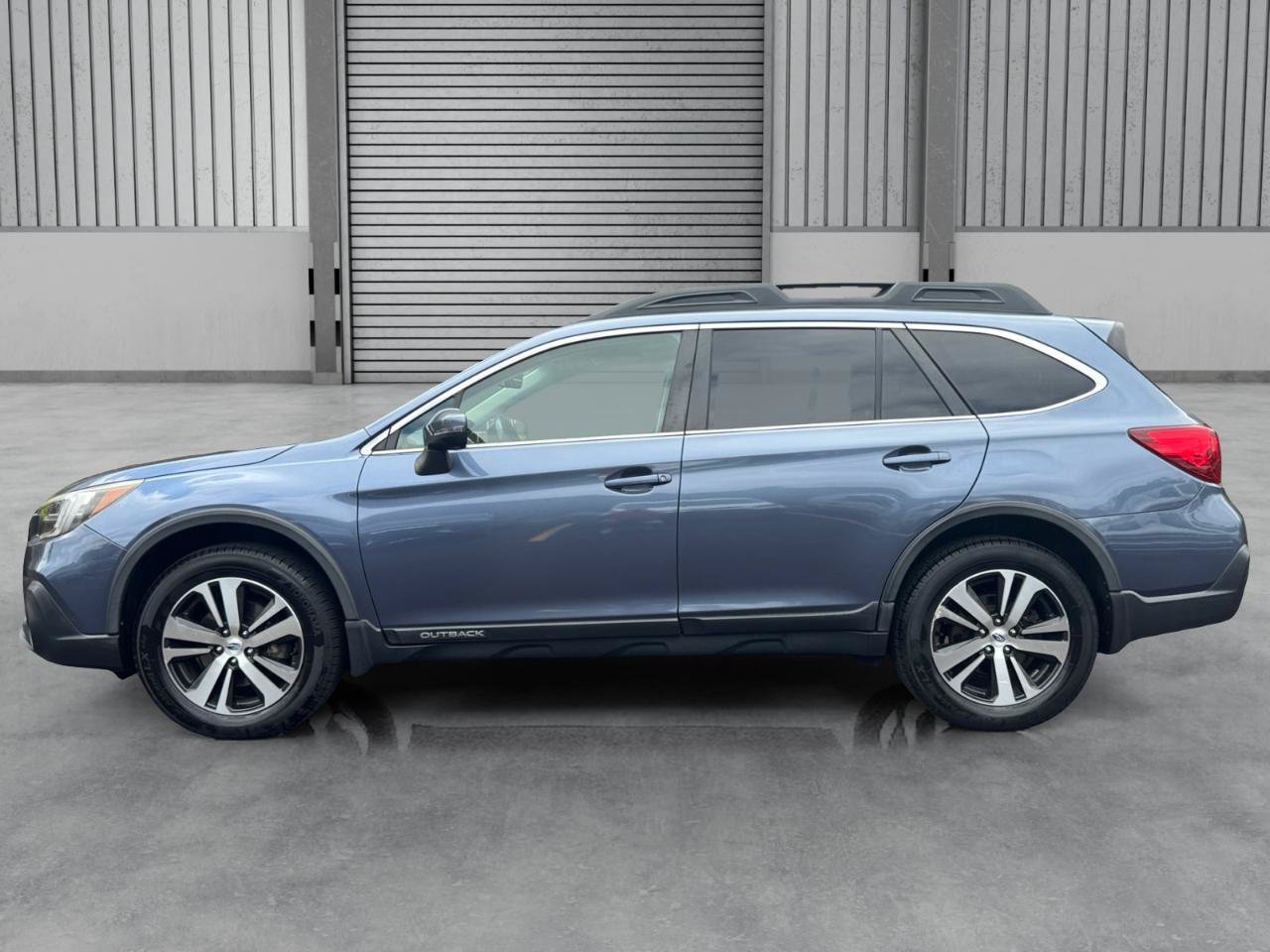 Used 2018 Subaru Outback 2.5i Limited AWD/4WD image 2