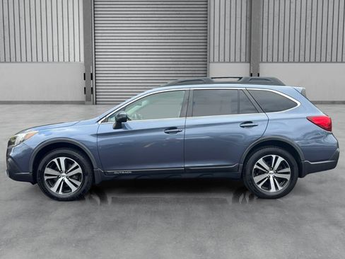 Used 2018 Subaru Outback 2.5i Limited AWD/4WD image 2