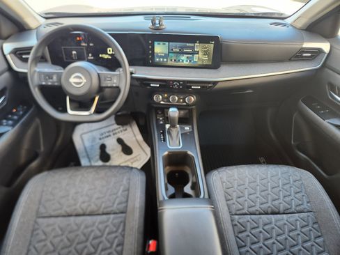 Used 2025 Nissan Kicks SV image 20