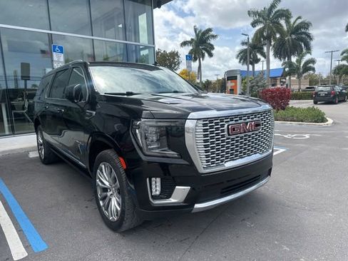 Used 2023 GMC Yukon XL Denali image 4